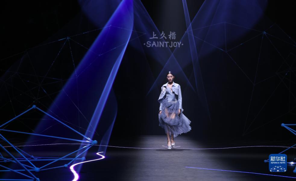 问鼎28官网